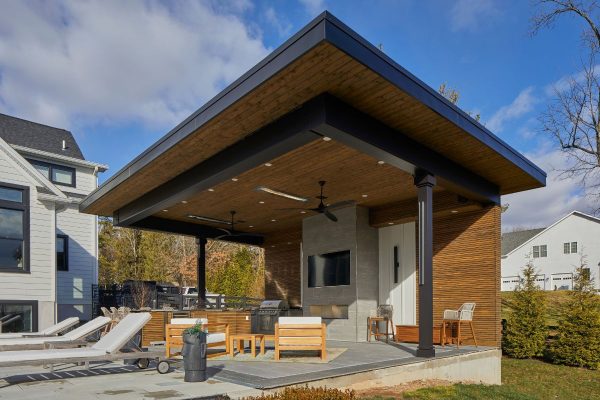 Line Lexington outdoor kitchen
