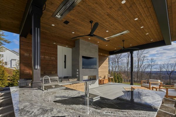 Line Lexington outdoor kitchen daytime